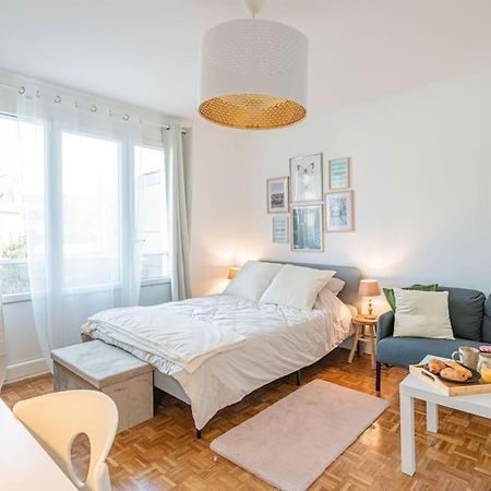 Suresnes : Appart Cosy Au Pied De Paris La Defense Exterior foto